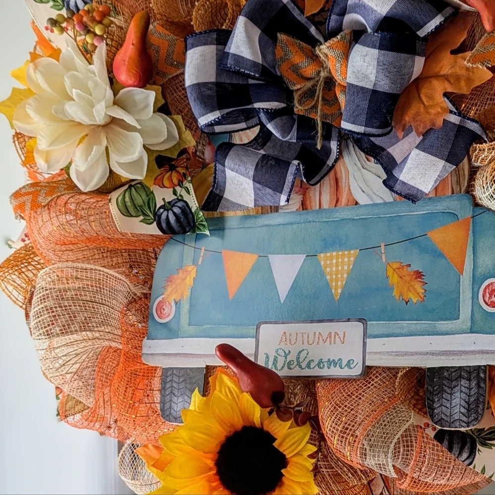 A Cute Autumn Welcome Wreath